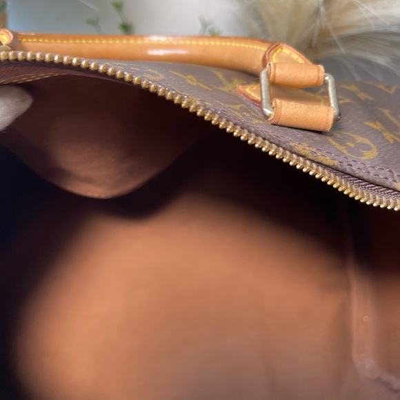 ❤️💕Speedy 30 with lock and Key💕❤️ preloved and 💯 Authentic - Picture 11 of 17